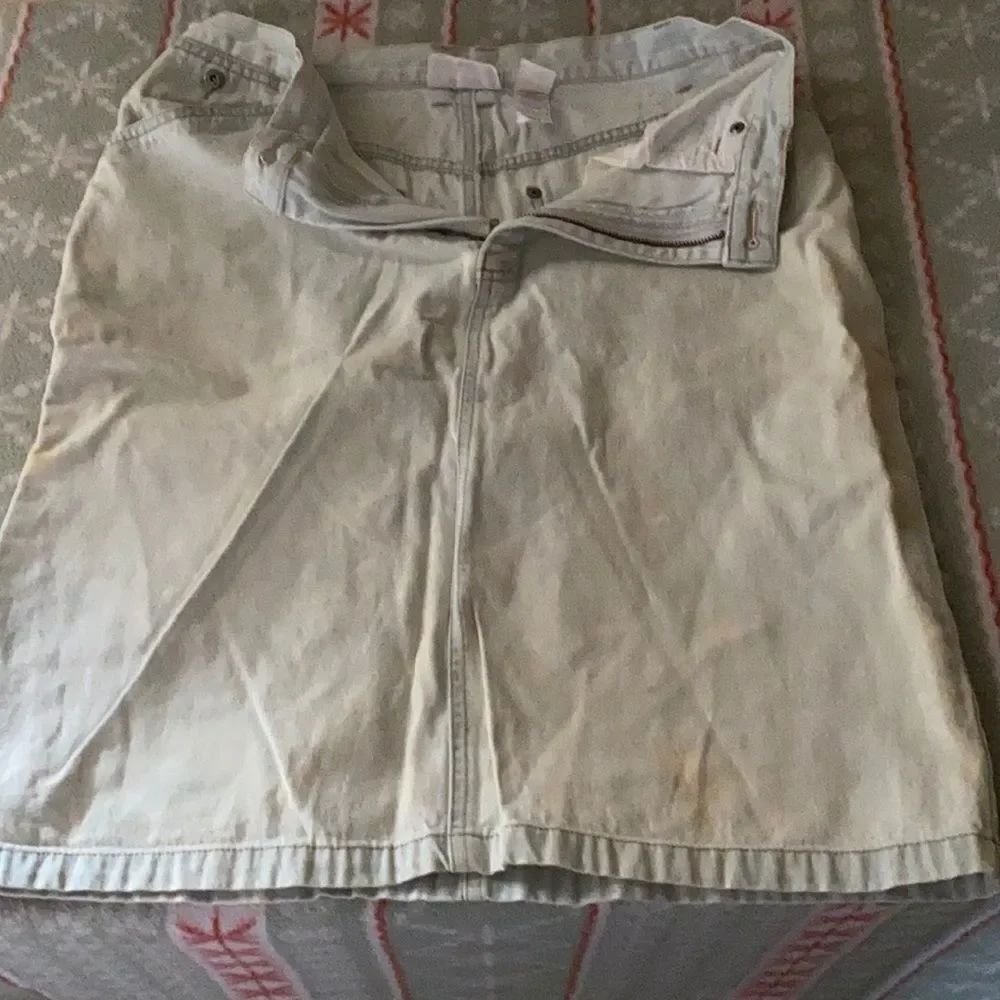 Liz Claiborne Stonewashed light blue Jean skirt 10